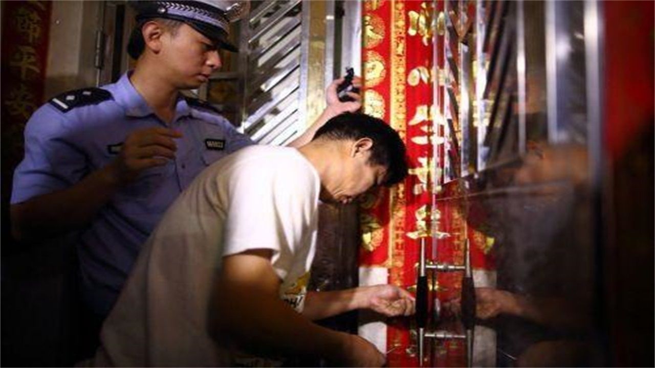 江门请开锁师傅开了锁后，师傅为什么一般都不进门，就算主人请也不进去？